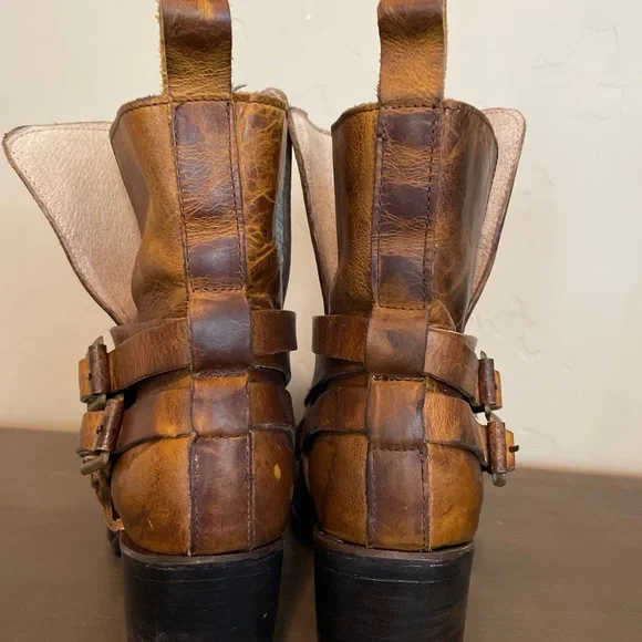 FREEBIRD by Steven Distressed Brown Leather Boots! - Picture 6 of 9
